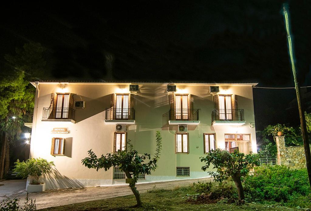 Hotel Koukonas à Galaxídhion Extérieur photo